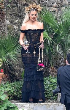 Mexican Designers Fashion, Mexican Cottage, Estilo Khloe Kardashian, Khloe Kardashian Outfits, Kourtney Kardashian And Travis, Kardashian Wedding, Khloe Kardashian Style, Kloe Kardashian