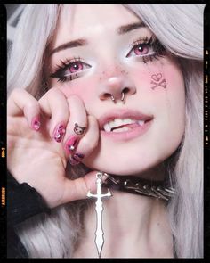 E-Girl Makeup Looks Inspiration Hot Demon, E Girl Makeup, Egirl Makeup, Edgy Makeup, Cute Makeup Looks, Trik Fotografi, Emo Girls, Girls Makeup, Cute Makeup