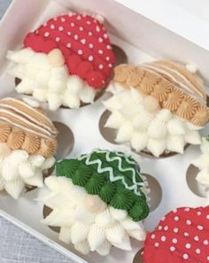 Christmas Cupcake Designs, Thanksgiving Cupcake Ideas, Christmas Cupcake Decorations, Cupcakes For Thanksgiving, Christmas Cupcake Cake, Christmas Cupcakes Recipes, Christmas Cupcakes Decoration, Thanksgiving Cupcakes, Christmas Tree Cupcakes