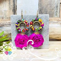 Perfect flower earrings for the beach, a picnic in the park or to wear your favorite cultural/casual outfit.   This earrings is 100% handwoven by Mexican artisans using sustainable and biodegradable materials such as palm leaves and cotton threads.  You will love how this earrings uplift your spirits with the vibrant colors! Approximate size: 3 in Please note that these earrings are handmade, shapes, colors, and sizes may vary slightly. You truly are receiving a one of a kind! Mexican Birthday Parties, Biodegradable Materials, Mexican Earrings, Unique Handmade Earrings, Crochet Jewelry Patterns, Corn Husk, Handmade Earrings Beaded, Handmade Fashion Jewelry, Wedding Jewelry Earrings