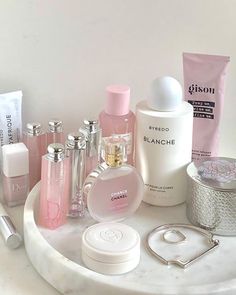 Pink Aesthetic Chanel, Beauty Pink Aesthetic, Olivia Yang, Aesthetic Chanel, Makeup Dior, Dior Lip, Dior Lip Glow, Pink Lifestyle, Pink Cosmetics