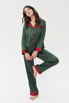 Celebrate the holiday season in style with our luxurious Christmas satin pyjamas. Perfect for cozy nights and festive mornings with family. Long Sleeve Pjs, Multiway Bridesmaid Dress, Pyjamas For Women, Velvet Dressing Gown, Embroidered Pajamas, Purple Pajamas, Satin Dressing Gown, Narrow Waist