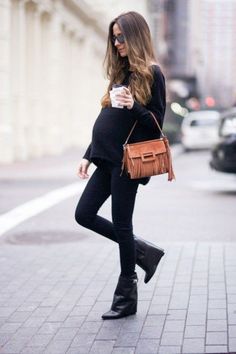 Embarazada y con estilo ¡en invierno también es posible! - #con #embarazada #en #es #estilo #invierno #posible #también Maternity Street Style, Winter Maternity