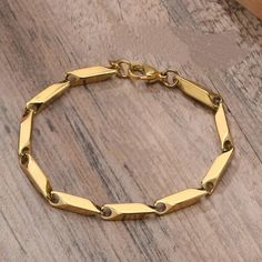 Brand New Men's Gold Chain Link Bracelet Genuine 14k Gold Plated Sterling Silver Length - 8" (Most Common Men's Size) Retail Price $295 Buy With Confidence From A Trusted Seller With A 99%+ Feedback Rating! A0163 (Id-850-) Guys Jewelry, Modern Gold Jewelry, Titanium Bracelet, Mens Gold Bracelets, Gold Chains For Men, Mens Accessories Jewelry, Mens Gold, Gold Plated Sterling Silver, Chain Link Bracelet