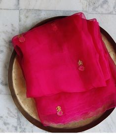 Rajputana Saree, Bottle Green Blouse, Pink Organza Saree, Gown Dress Design, Pink Anarkali, Function Dresses