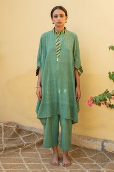 Shop for these amazing collections of Green Organic Cotton Hand Embroidered Patch Sadeh Kaftan And Pant Set For Women by Priyanka Raajiv online at Aza Fashions. Linen Style Fashion, Neck Patterns, Trendy Outfits Indian, Outfits Indian, Sample Board, Cord Set, Cotton Kaftan, Designer Party Wear Dresses, Lehenga Designs