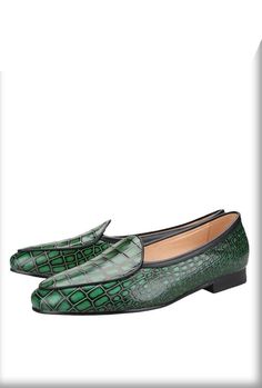 Experimente el máximo estilo y comodidad durante todo el día con estos mocasines para hombre con patrón serpentino - Zapatos para hombre de Guocali . Fabricados en piel auténtica y con plantilla de piel y suela de goma, estos zapatos sin cordones de Guocali ofrecen una calidad y durabilidad de primera categoría. Realza cualquier look informal con su cautivador estampado, elevando tu estilo con cada paso que das. Perfecto para cualquier atuendo informal, su llamativo y audaz patrón serpentino hac Green Leather Slip-on Loafers, Green Leather Slip-on Oxfords, Green Leather Plain Toe Loafers, Green Leather Business Moccasins, Green Slip-on Oxfords For Business, Green Slip-on Leather Shoes For Galas, Green Plain Toe Loafers With Leather Sole, Green Leather Sole Loafers With Plain Toe, Green Slip-on Moccasins For Business