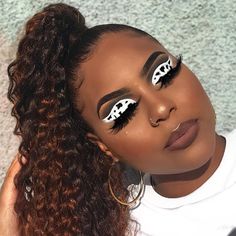 Cow Eyeshadow, Cow Makeup Face, Spooky Fits, Samhain Party, Cow Print Makeup, Cowgirl Makeup, Cute Cow Print, Makeup Ojos, Beauty Eyebrow