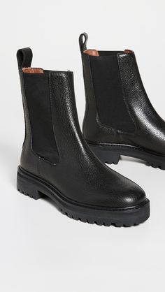 Fast Free Shipping & Free Returns on Reformation Katerina Lug Sole Chelsea Boots at Shopbop. Shop new arrivals from Reformation at Shopbop.com Lug Sole Chelsea Boots, Lug Boots, Chelsea Boot Women, Lug Sole Boots, Outfit Inspiration Fall, Black Chelsea Boots, Lug Sole, Black Ankle Boots, Black Boots