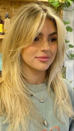 Medium Length Hair Straight Blonde, Blonde Curtain Bangs Wavy Hair, Layered Hair Around Face, Long Face Curtain Bangs, Wispy Curtain Bangs Blonde, Long Hair Wispy Curtain Bangs, Best Hair Length For Round Face, Cheekbone Length Curtain Bangs, Wispy Long Curtain Bangs