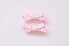 "FREE SHIPPING on all US orders $35+ automatically applied at checkout.  The cutest pair of alligator hair clips for matching pigtails!  Product Description *Materials: white stitched grosgrain ribbon attached to metal alligator clip *Approximate dimensions of clips: 2.4\" x 0.8\"/ 6 x 2cm  Please ensure that young children are supervised at ALL times when wearing hair clips." Leopard Hair Bow, Baby Pink Bow, Spring Hair Bows, Light Pink Hair, Pink Hair Clips, Newborn Bows, Toddler Hair Bows, Pink Hair Bows