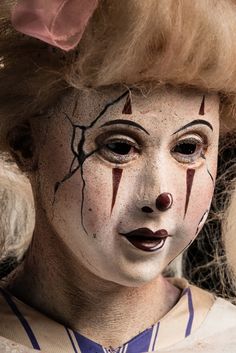 Sasha's clown, inspired by her fear of old porcelain dolls. Credit: Brett-Patrick Jenkins. Old Porcelain Dolls, Clown Makeup Ideas, Inspi Makeup, Cracked Doll Makeup, Face Off Makeup, Face Off Syfy, Porcelain Doll Makeup, Nice Makeup, Spfx Makeup