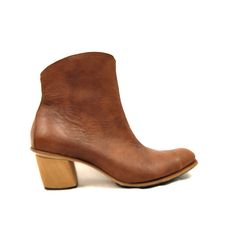 Women's Cydwoq Vintage Boot *Slight color variations possible--call for leather-related inquiries. Leather Heeled Boots With Wooden Heel For Fall, Leather Boots With Wooden Heel And Medium Width, Leather Boots With Wooden Heel, Cydwoq Sandals, Cydwoq Shoes, Vintage Sandals, Vintage Boots, Mens Sandals, Tan Brown