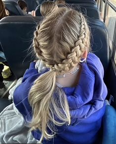 French Braid Hair Styles, Hairstyles Hair Up, Lake Hairstyles, Track Hair, Cute Summer Hair, Camp Hair, Hockey Hair, Cute Volleyball Hairstyles, Soccer Hairstyles