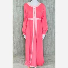 Vintage pennys gaymode nightgown and robe 1960s some marks as noted in photos ( some discoloration on front not very noticeable Maisel Style, Nightgown And Robe, Nightgown Robe, Mrs Maisel, Pyjama Sets, Womens Pyjama Sets, Pajama Sets, Pajamas Women, Night Gown