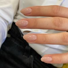 Light French Tip Nails, Nails March 2024, Elegant Nails Classy Simple, Neutral Almond Nails Classy, Classic Nails Ideas, Milky Nails, Nagellack Trends