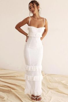 Woochic robe cocktail col en V crochet taille haute à bretelles White Dress Party, Lace Bodycon, Birthday Party Dress, Lace Maxi