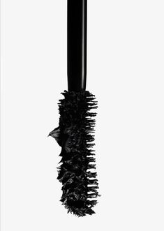 Classy Aesthetic Dark, Black And White Esthetics, Face Time, Shotting Photo, Mascara Wands, Vogue Beauty, Black Mascara, Black N White, Laura Lee