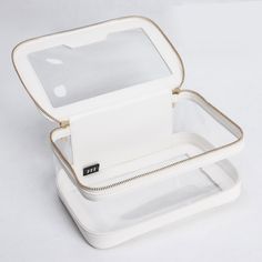 We've upgraded our popular clear travel makeup case, AILYN (previously TERRA) features high quality materials, a structured exterior, dual zippers, and is perfect for you to take on the go! With one large transparent compartment, you'll love being able to see all your beauty products. It's TSA friendly, making it super easy to pass through airport security. AILYN is the perfect makeup case and toiletry bag for all your beauty and skincare products. Product Features:● Upgraded high quality PU lea Clear Toiletry Bag, Clear Cosmetic Bag, Clear Makeup, Shaving Kit, Beauty Organization, Airport Security, Makeup Travel Case, Multifunctional Storage, Top Makeup Products