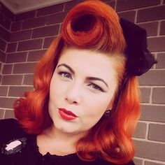 Vintage Haircuts, Short Cropped Hair, Frozen Hair, Poodle Hair, Idda Van Munster, Long Hair Trends, Crop Hair, Bouffant Hair