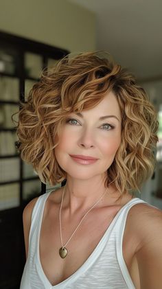 Older Woman Curly Hair, Natural Curly Hair Cuts, Medium Length Curly Hair, Haircuts For Medium Length Hair, Haircuts For Women Over 50, Curly Hair Photos, Hairstyles For Women Over 50, Curly Hair Women