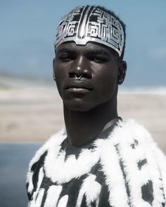 This is how I picture the skin of a King of Aithiopia. Dark and regal as fuck. Eiko Ishioka, Afrofuturism Art, Photography Inspiration Portrait, Afro Punk, Head Piece, African Men, Black Man, People Of The World, African Culture