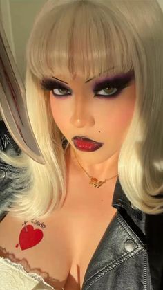 Chucky Costume Ideas, Horror Movie Costume Ideas, Halloween Makeup Dark, Tiffany Valentine Costume, Costume Ideas Scary, Movie Costume Ideas, Valentine Costume, Horror Movie Costume