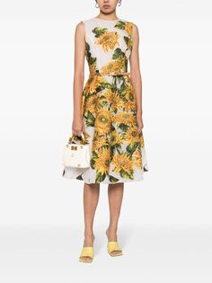 Oscar De La Renta floral-print Silk Midi Dress - Farfetch Wedding Guest Looks, Versace Outfit, Yoko London, City Dress, Silk Midi Dress, Summer Beach Wear, Lady Dior, Coat Dress, Silk Printing