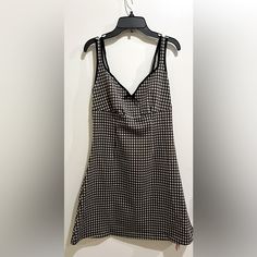 This Is A Brown Gingham Dress From Cider. It Is A Size Xs. Fitted Plaid Mini Dress For Picnic, Chic Fitted Plaid Dress With V-neck, Fitted Plaid V-neck Dress, Fitted V-neck Plaid Dress, Plaid Mini Dress With Houndstooth Pattern For Party, Fitted Sleeveless Houndstooth Mini Dress, Plaid V-neck Mini Dress For Picnic, Fitted Sleeveless Mini Dress With Houndstooth Pattern, Chic Fitted Plaid Dress For Picnic