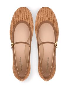 Gianvito Rossi Carla Raffia Ballet Pumps - Farfetch Ballerina Shoes, Ballet Pumps, Footwear Design Women, Sergio Rossi, Marbella, Leather Slip Ons, Gianvito Rossi, Summer Shoes, Luxury Boutique