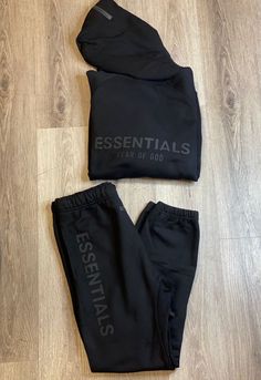 Essential Set Outfit, Birthday Wishlist Black, Essentials Fear Of God Hoodie, Fear Of God Hoodie, Essentials Sweater, Sweat Suits Outfits, Black Essentials, Cute Online Clothing Stores, Essentials Fear Of God