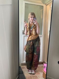 Hippie Fits, Look 80s, Look Grunge, Hippie Lifestyle, Estilo Hippy, Mode Hippie, Earthy Outfits, Estilo Hippie, Hippie Style Clothing