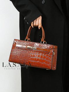 Lasaky - Exquisite Crocodile Embossed Patent PU Leather Square Crossbody Handbag Ideal for Commuting Green Handbag Outfit, Urban Bags, Square Crossbody Bag, Purse Ideas, Womens Messenger Bag, Fringe Handbags, Green Handbag, Handbag Outfit, Commuter Bag