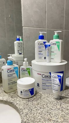 #skincare #skinhealth #cuidadodelapiel #cerave #facemask #crema Skincare Cerave, Cerave Skincare, Body Hydrating Cream, Tips For Oily Skin, Sephora Skin Care, Lotion For Dry Skin, Skincare Regimen, Shower Skin Care, Benzoyl Peroxide