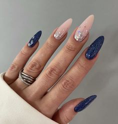 January Nails, Diy Glitter, Smink Inspiration, Fake Nails With Glue, Blue Nail Designs, Winter Nail Designs, New Year's Nails, Nailed It, Nail Accessories