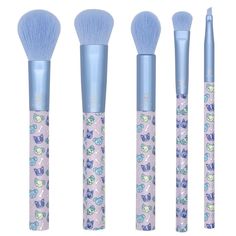 A beauty lover’s best friend! Create lovable looks with the MODA Brush Pretty Paws Puppy 5pc Makeup Brush Kit. These darling blue brushes apply, blend, and buff to achieve soft skin and endearing full face looks. This Brush Kit includes - Detail Powder, Complexion, Accentuate, Domed Shader, and Angle Liner Brushes. Salon Reference, Puppy Makeup, Puppy Kit, Makeup Palette Collection, Makeup Tools Products, Face Kit, Reference Pics, Makeup Brush Kit, Flawless Makeup Application