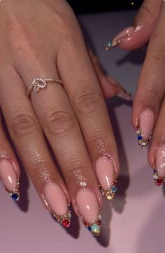 Jewelled Nails Designs, French Tip Acrylic Nails Almond With Diamonds, Almond Nails Designs Glitter Rhinestones, Nail Art Designs Gems Rhinestones, Acrylic Nails With Jewels Rhinestones, 3d Rhinestone Nails, Almond Nail Design With Rhinestones, Bedazzled Almond Nails, Almond Nail With Rhinestones