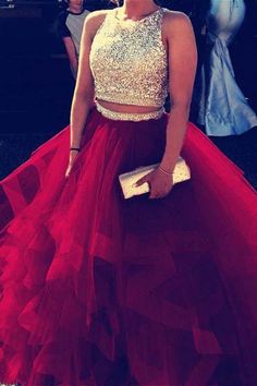 To -stykke lang tyll promkjole med paljetter, glitrende lang festkjole Two Piece Quinceanera Dresses, Prom Dress 2 Piece, Prom Dress Two Piece, Dresses With Beads, Burgundy Prom Dresses, Dresses Organza, Dresses Two Piece, Two Piece Prom Dress, Long Party Gowns