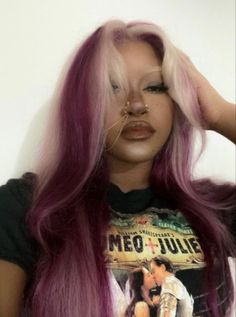 Pinterest @sarstephenn Hair Y2k Dye, Hair Inspo Color Dyes, Pretty Dyed Hair, Y2k Dyed Hair, Hair Dye Inspo Aesthetic, Aesthetic Hair Dye, Y2k Hair Dye, Dyed Hair Black Women, Dyed Hair For Black Women