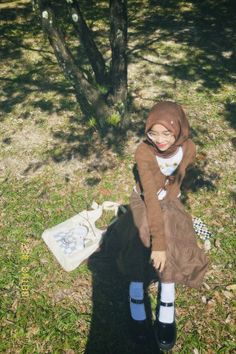 Brown Outfit Hijab, Brown Hijab Outfit, Brown Hijab, Ootd Poses, Muslim Fashion Hijab Outfits, Concept Clothing, Autumn Fits