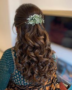 Reception Hairstyles, Hair Style On Saree, Hair Style Vedio, Engagement Hairstyles, Bridal Hairdo, Traditional Hairstyle, Bridal Hair Buns, Open Hairstyles, Long Hair Wedding Styles