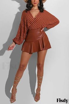 Fisdy - Stylish and Sophisticated Solid Brown High-Waisted Skirt for Fashionistas Asymmetrical Skirts, Dope Fashion Outfits, Fashion Patchwork, Coffee Fashion, Brown Skirts, Asymmetrical Skirt, Leather Style, Womens Clothing Stores, Fashion Pattern