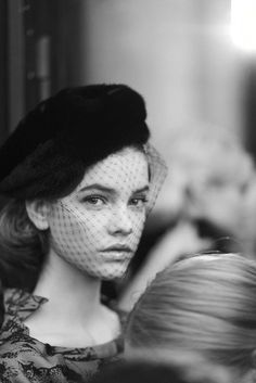 . Frida Gustavsson, Palvin Barbara, Parisienne Chic, Anja Rubik, 파티 드레스, Josephine Skriver, Black And White Photograph, Barbara Palvin, Parisian Chic