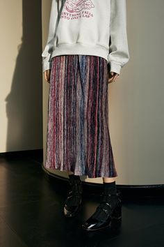 Gradient-effect Velvet Skirt Multicolor Fall Skirt, Fall Multicolor Skirt, Multicolor Winter Skirt, Multicolor Pleated Skirt For Fall, Multicolor Long Skirt For Fall, Fall Multicolor Pleated Skirt, Multicolor Flared Skirt For Fall, Multicolor Midi Skirt For Workwear, Multicolor Skirt For Workwear In Fall