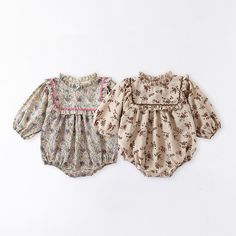 The Floral Pattern Autumn Western Style Onesies are a perfect blend of fashion and comfort. Featuring a beautiful autumn-inspired floral print, this onesie is sure to add a touch of style to any wardrobe. Made from high-quality materials, this onesie is designed to last and provide comfortable, everyday wear. COLOR Beige, Apricot MATERIAL Cotton SEASON Summer SIZE (AGE) 66 (3-6M), 73 (6-9M), 80 (9-12M), 90 (12-24M) GENDER Baby Girl PATTERN Floral (Flower) Spring Long Sleeve Bubble Romper For Playtime, Spring Playtime Long Sleeve Bubble Romper, Spring Playtime Bubble Romper With Long Sleeves, Long Sleeve Bubble Romper For Summer Playwear, Summer Long Sleeve Bubble Romper For Playwear, Playful Long Sleeve Onesie For Summer, Long Sleeve Bubble Romper For Spring Playwear, Playful Long Sleeve Summer Onesie, Cute Floral Print Bubble Romper For Playtime