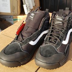 Vans New Without Box Size 7.5 Men 9 Wmns Ultrarange Mte Insulated Boot Primaloft Black 500383 Vans Black Hiking Boots For Streetwear, Black Waterproof Boots With Cushioned Footbed And Round Toe, Vans Black High-top Boots, Black High-top Vans Boots, Casual Black Vans Boots, Vans Black Hiking Boots With Vibram Sole, Vans Black Boots With Round Toe, Vans Boots With Rubber Sole, Vans Black Outdoor Boots