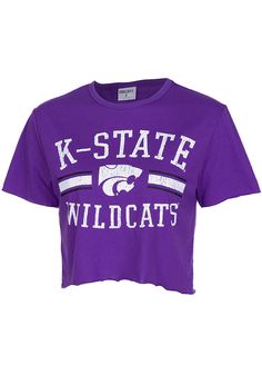 Let everyone know who you root for in this K-State Wildcats Purple Divine Short Sleeve T-Shirt! This K-State Wildcats Short Sleeve Tee features a distressed center front team name graphic. Crop length, Raw edge details, Ribbed collar, 65% Polyester/35% Cotton, 4 Cropped Cotton T-shirt With Short Sleeves, Short Sleeve Cropped T-shirt With Letter Print For College, Cropped Short Sleeve Letter Print T-shirt For College, Cropped Short Sleeve T-shirt With Letter Print For College, Cropped Letter Print T-shirt For College, Sporty Short Sleeve Crop Top With Letter Print, Sporty Short Sleeve Crop Top With Text Print, Short Sleeve T-shirt For Summer Cheerleading, Summer Short Sleeve T-shirt For Cheerleading