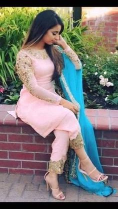 Lace Suits For Women, Lace Suits, Orang India, Punjabi Suits Designer Boutique, Lace Suit, Designer Punjabi Suits