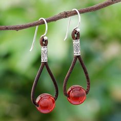 Carnelian and Karen Silver Dangle Earrings with Leather - Spring Passion | NOVICA Leather Cord Jewelry, Diy Leather Bracelet, Hemp Jewelry, Cord Jewelry, Wire Work Jewelry, Silver Dangle Earrings, Ear Rings, Handcrafted Necklace, Macrame Jewelry