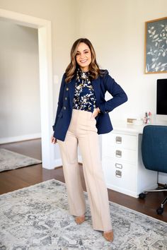 Blue Blazer Outfits For Women, Navy Blue Blazer Outfit, Navy Blazer Outfits, Corporate Attire Women, Classy Business Outfits, Business Professional Outfits, Mode Tips, Corporate Attire